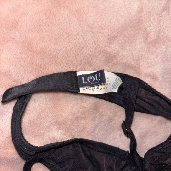 Black Bra - Picture 6 of 7